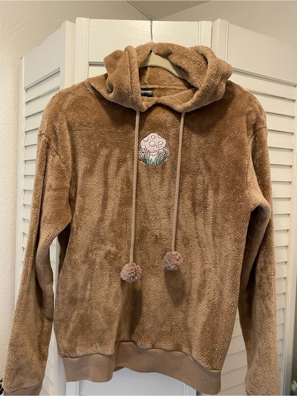 COLD CRUSH Youth Girls “Fuzzy Hoodie w/Mushroom Appliqué Size XS Tan/Pink EUC